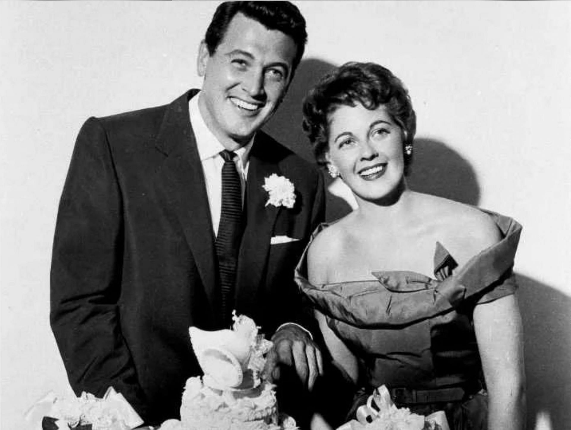 Hudson and his wife, Phyllis Gates on their wedding day, 1955 (Image via AP)