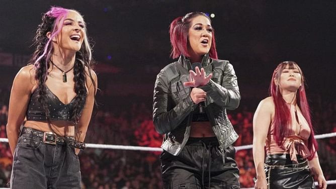 Damage CTRL member breaks character as part of heartfelt interaction with SmackDown Superstar