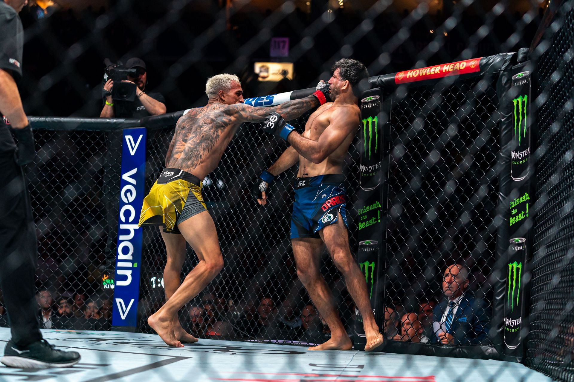Charles Oliveira&#039;s win over Beneil Dariush should be enough to net him a title shot