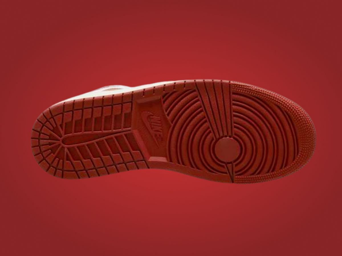 Take a look at the outsoles of the shoes (Image via Nike)