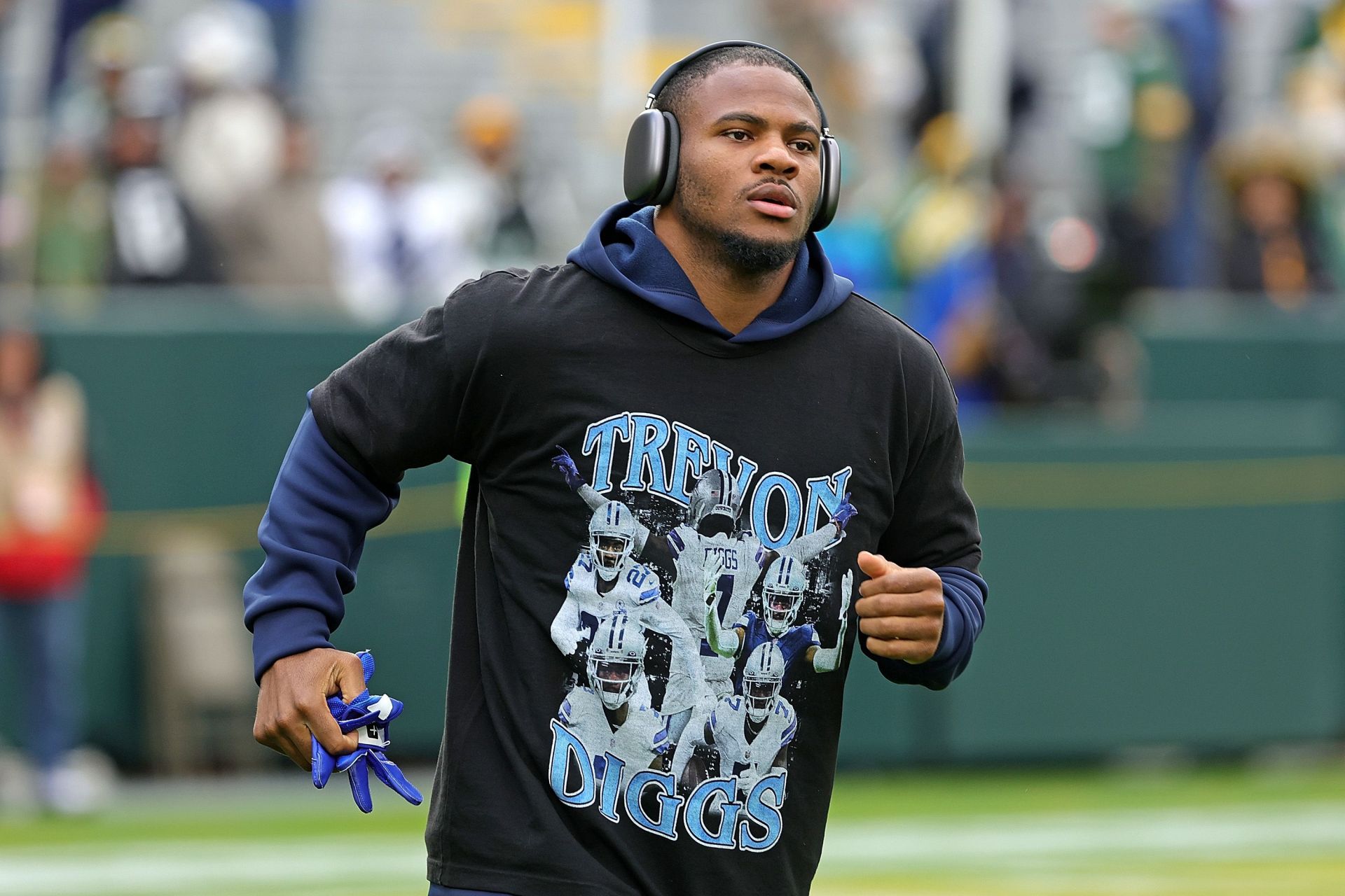 Cowboys LB Micah Parsons sends fans gas money