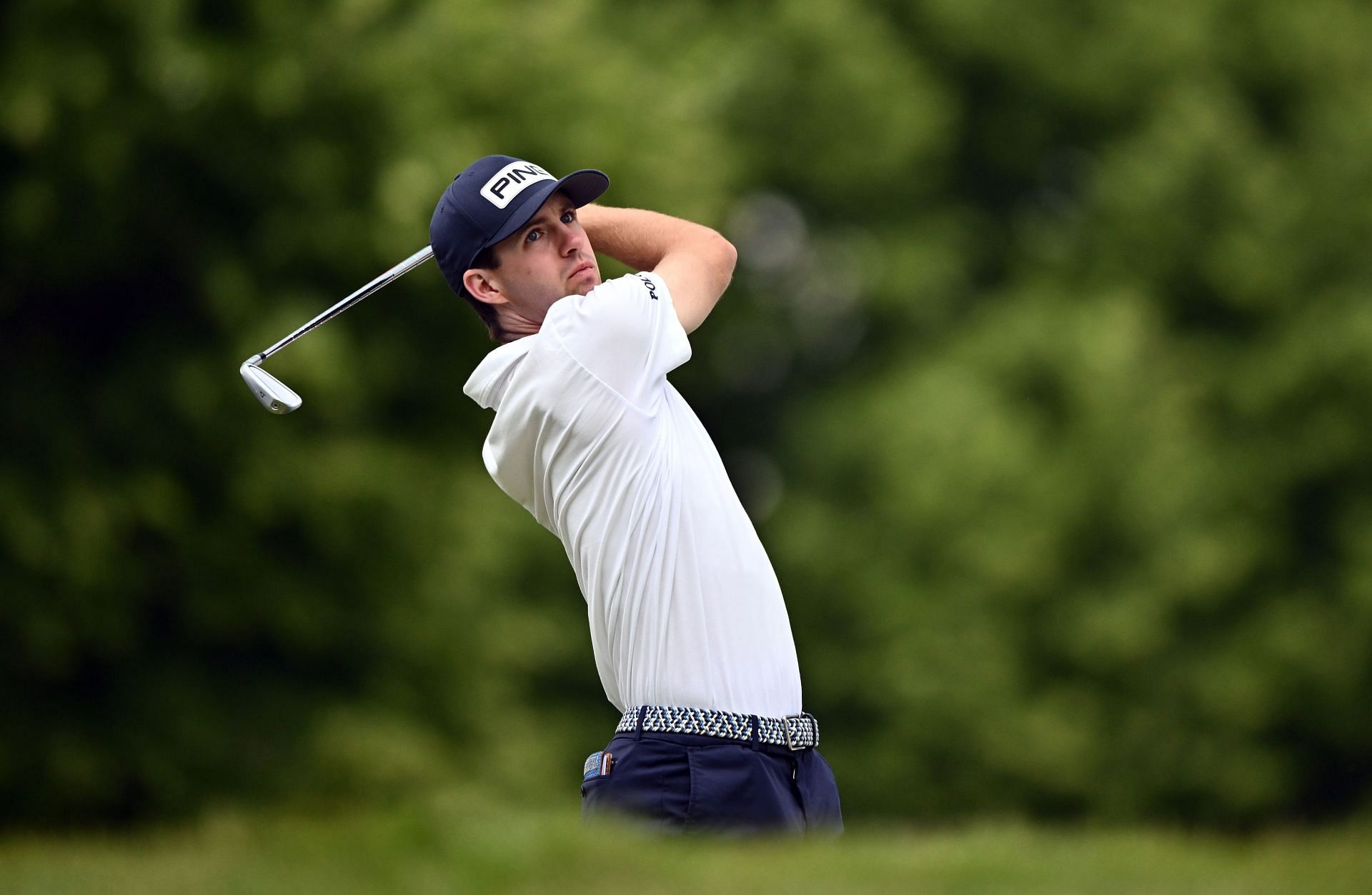 Alex Smalley carded the best second round (-8) at the 2023 Travelers Championship (Image via Getty).