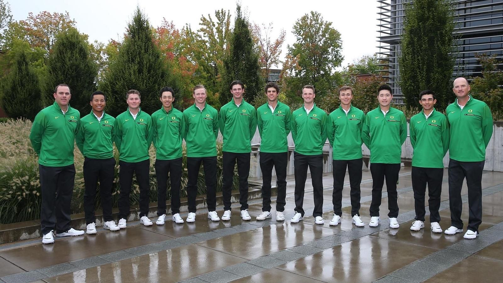 John Ellis (first from left) and Wyndham Clark (fifth from right) with the University Of Oregon men&#039;s golf team, 2016-17 season (Image via goducks.com).