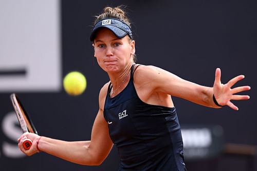 Veronika Kudermetova in action at the French Open