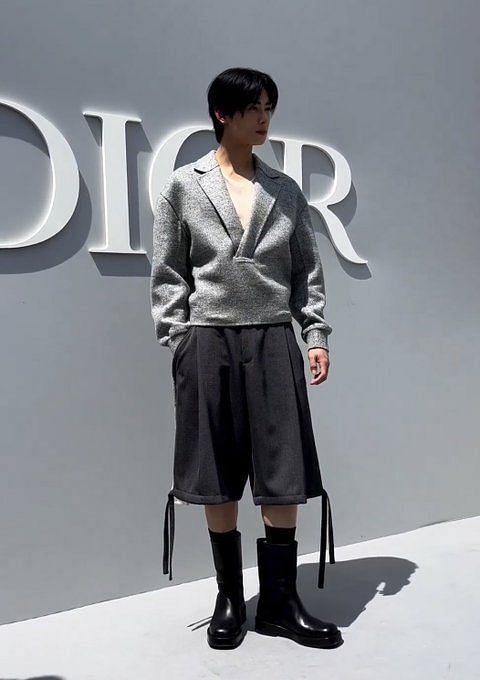 Cha Eun Woo is the center of attention at the Dior SS23 Ready-To-Wear  Collection Fashion show as a brand ambassador