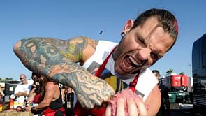 [Watch] AEW star Jeff Hardy awkwardly signs autographs after being harassed by fans at an airport
