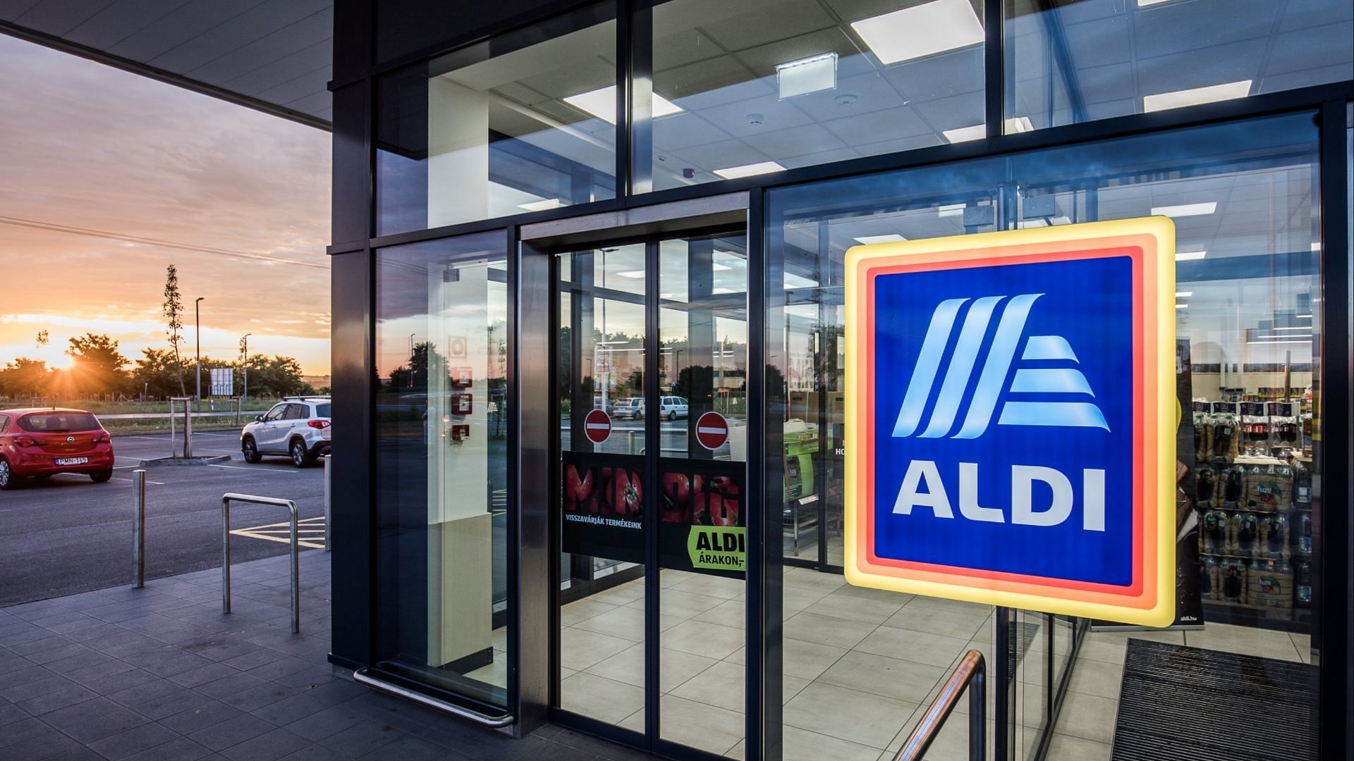 Aldi faces a $10 million lawsuit for the misrepresentation of granola bars (Image via Getty Contributor/ Getty Images)