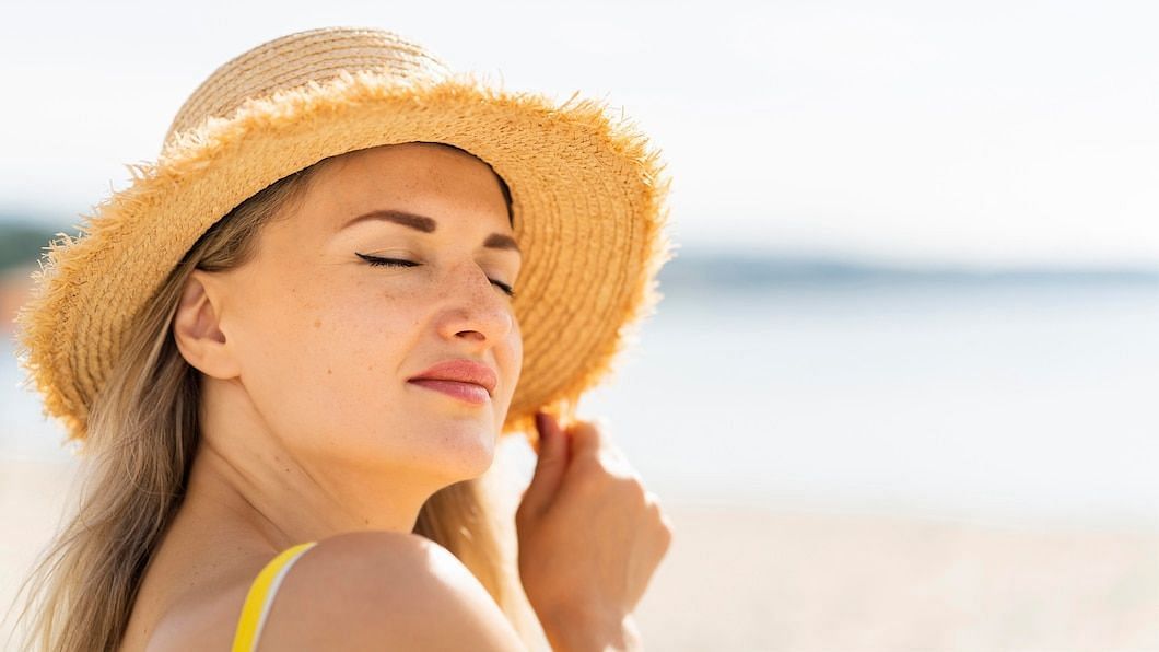 Excess sun can damage skin. (Image via Freepik)