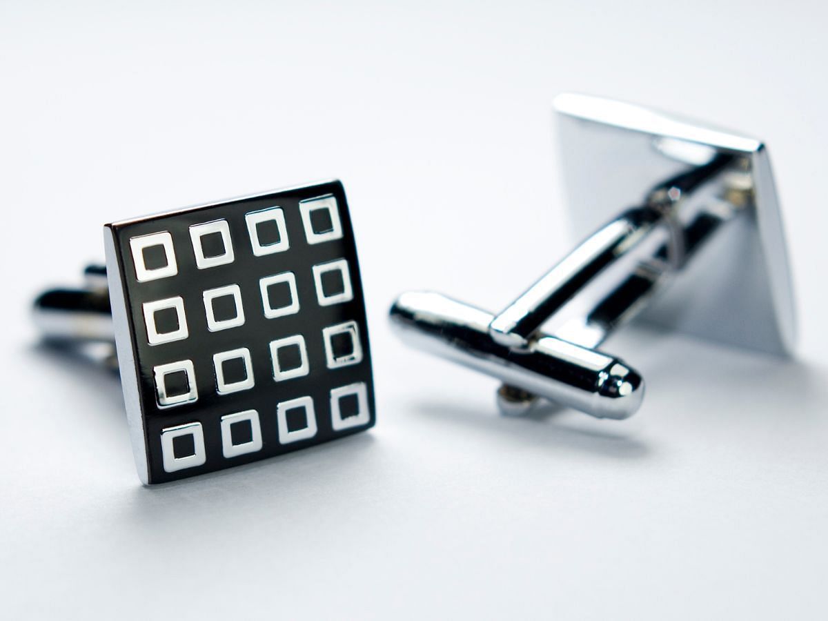 Cuff Links (Image via Canva)