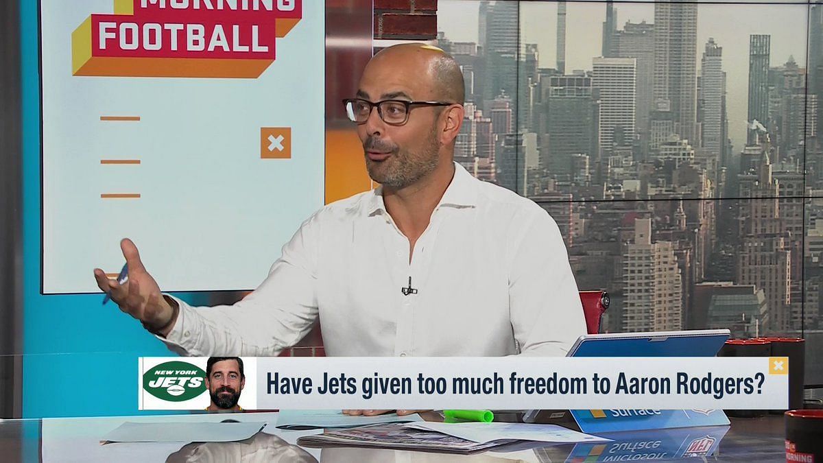 Aaron Rodgers' Happy Feet tp Leave TV Nets Scrambling for Alternatives –