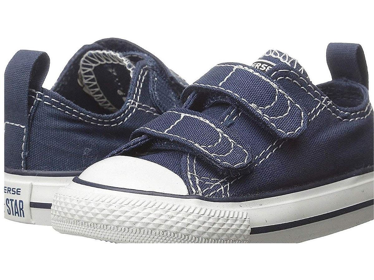 Converse Unisex-Child Chuck Taylor All-Star 2v Low Top (Image via Sportskeeda)