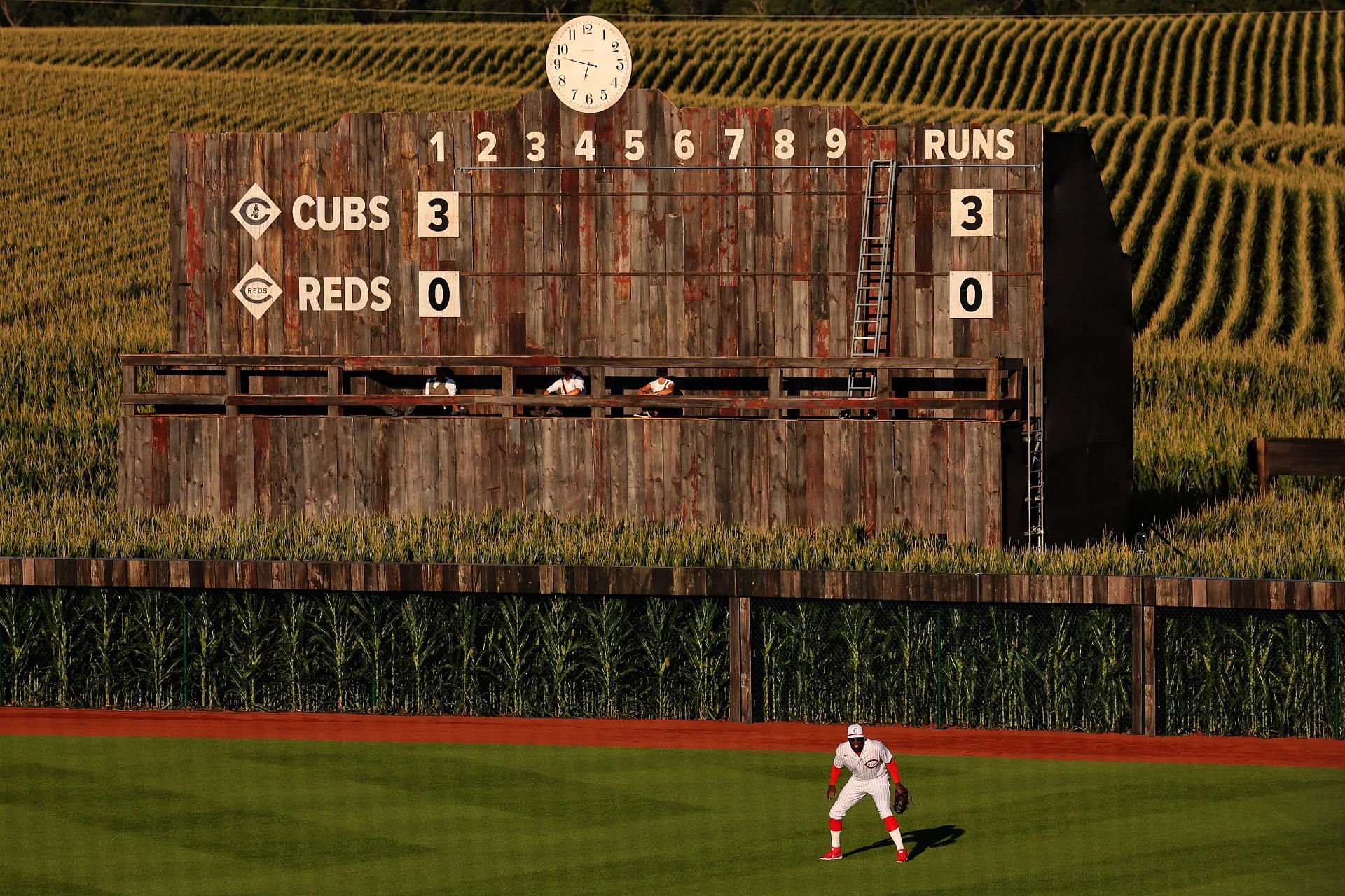 Where will the Giants-Cardinals Field of Dreams game take place in