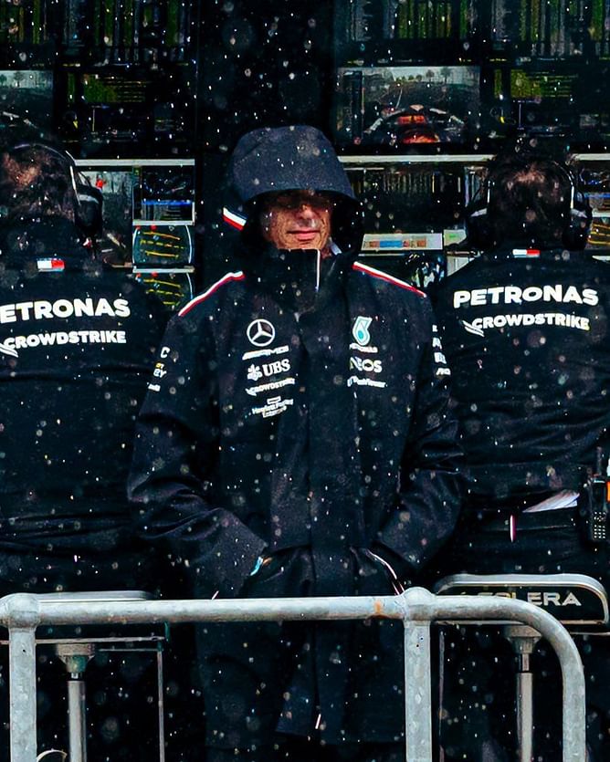 “Darth Toto is back”: F1 fans react to Mercedes’ latest post of Wolff’s all-black attire