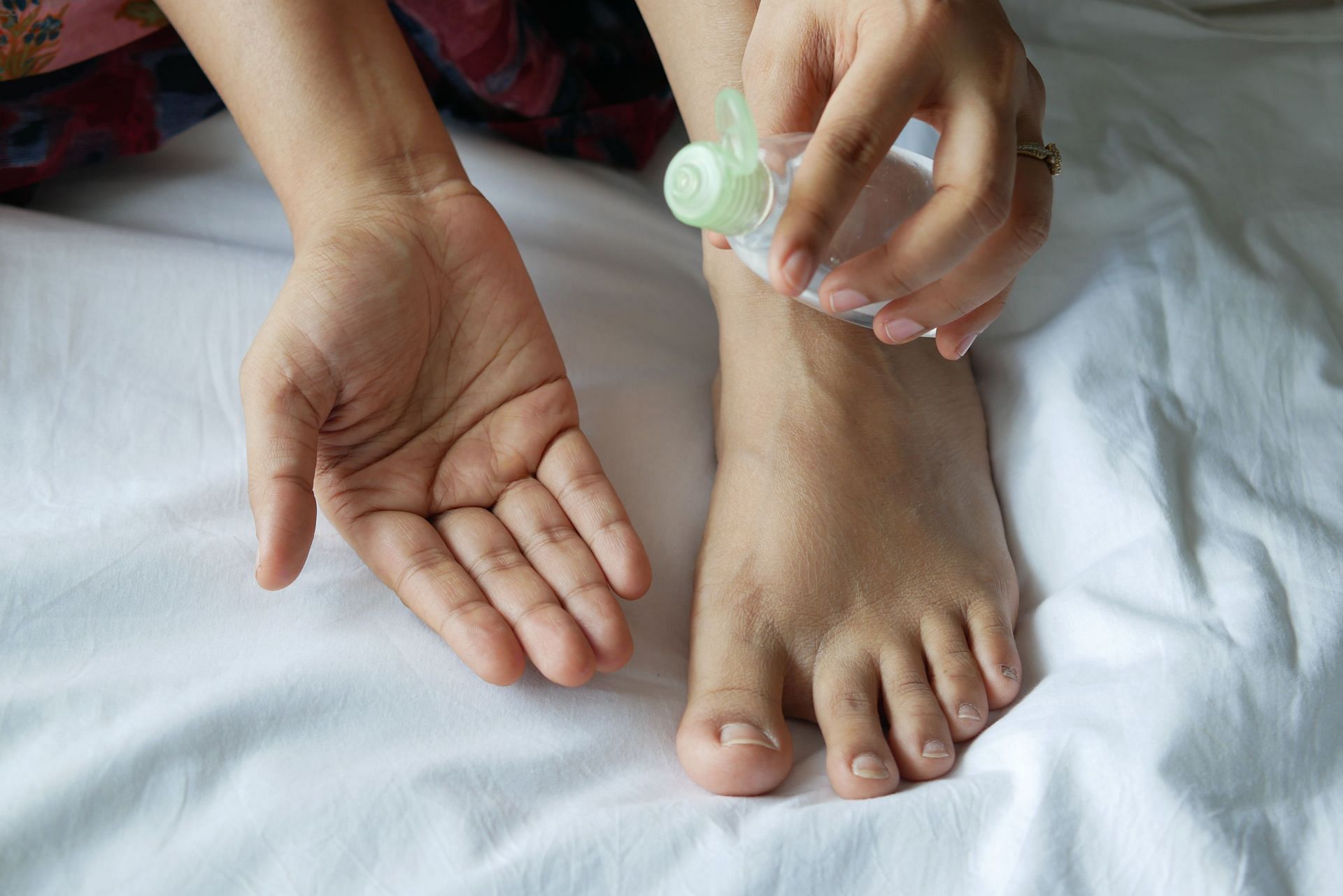 Applying prescribed ointments and cream (Image via Unsplash / Towfiqu Barbhuiya)