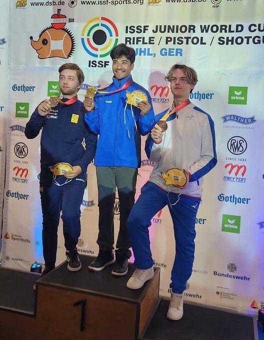 Dhanush Srikanth: ISSF Junior World Cup: Dhanush Srikanth Clinches Gold ...