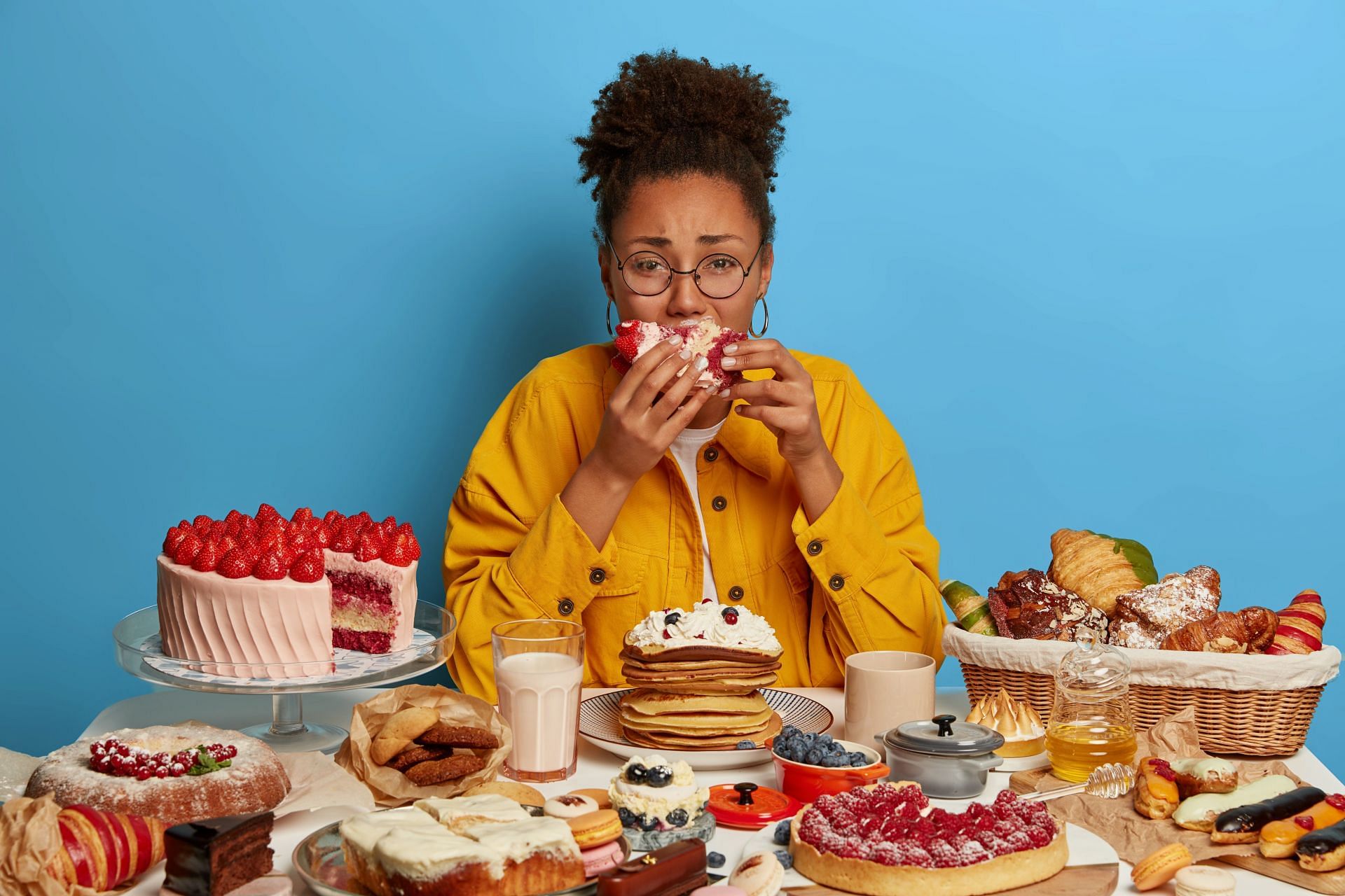Binge eating is not for fun and can cause significant impact on emotional health of the person. (Image via Freepik/ Freepik)