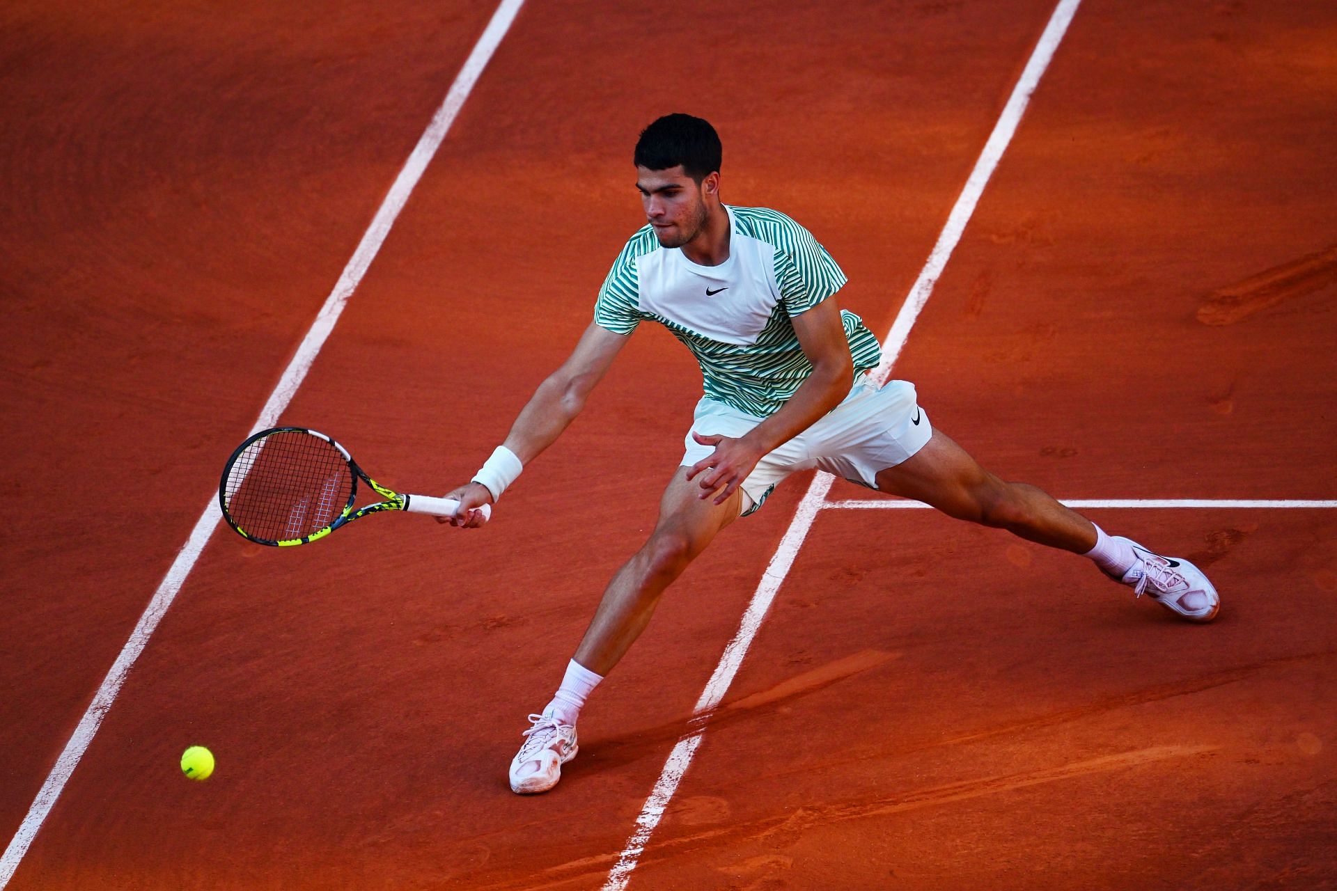 Carlos Alcaraz in action at the 2023 French Open.