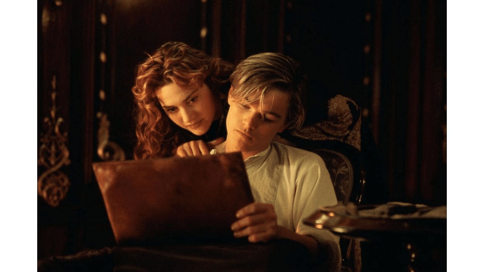 Kate Winslet and Leonardo DiCaprio in Titanic (Image via IMDb)