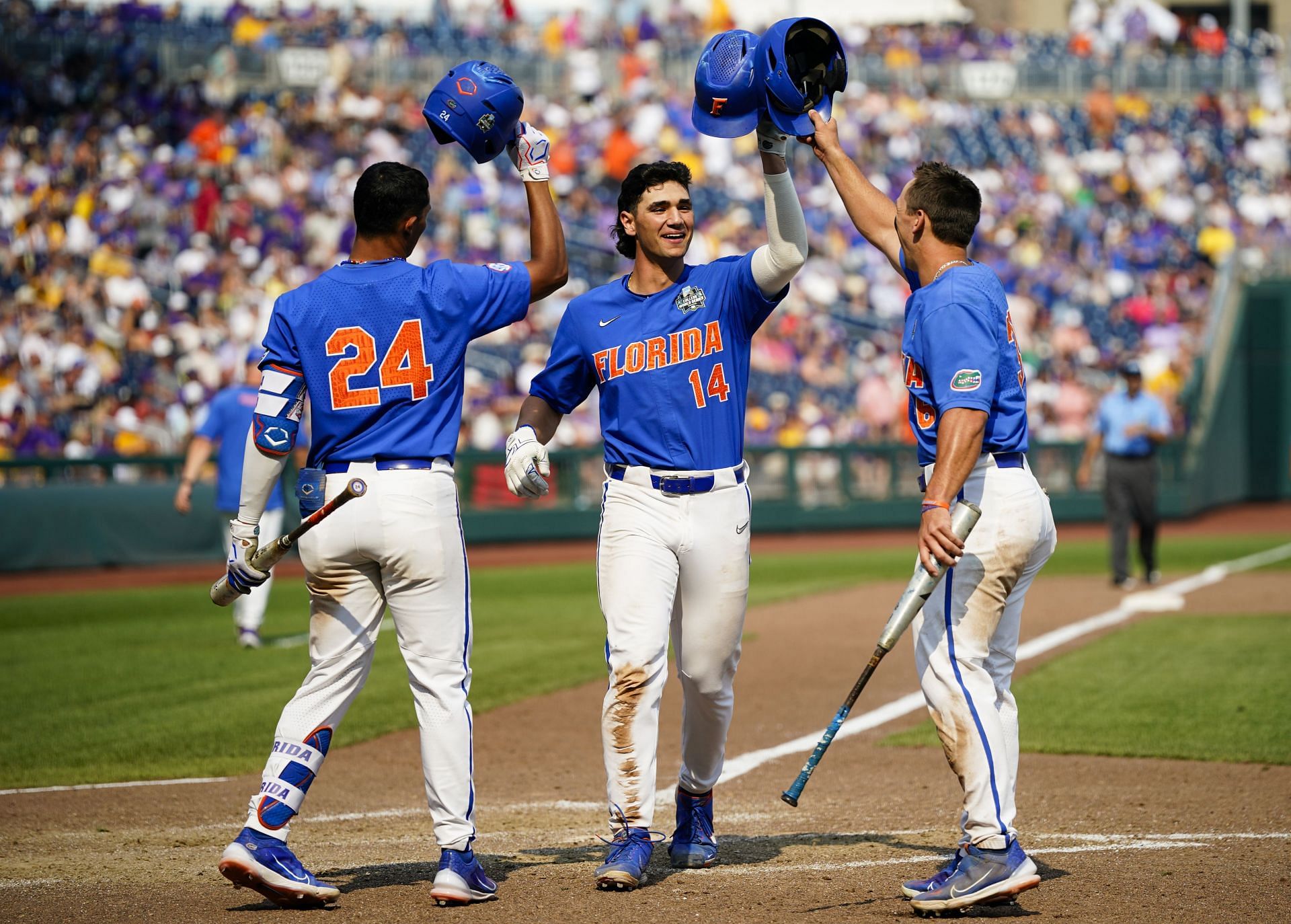 Are the Florida Gators the heavy favorite to win Game 3?