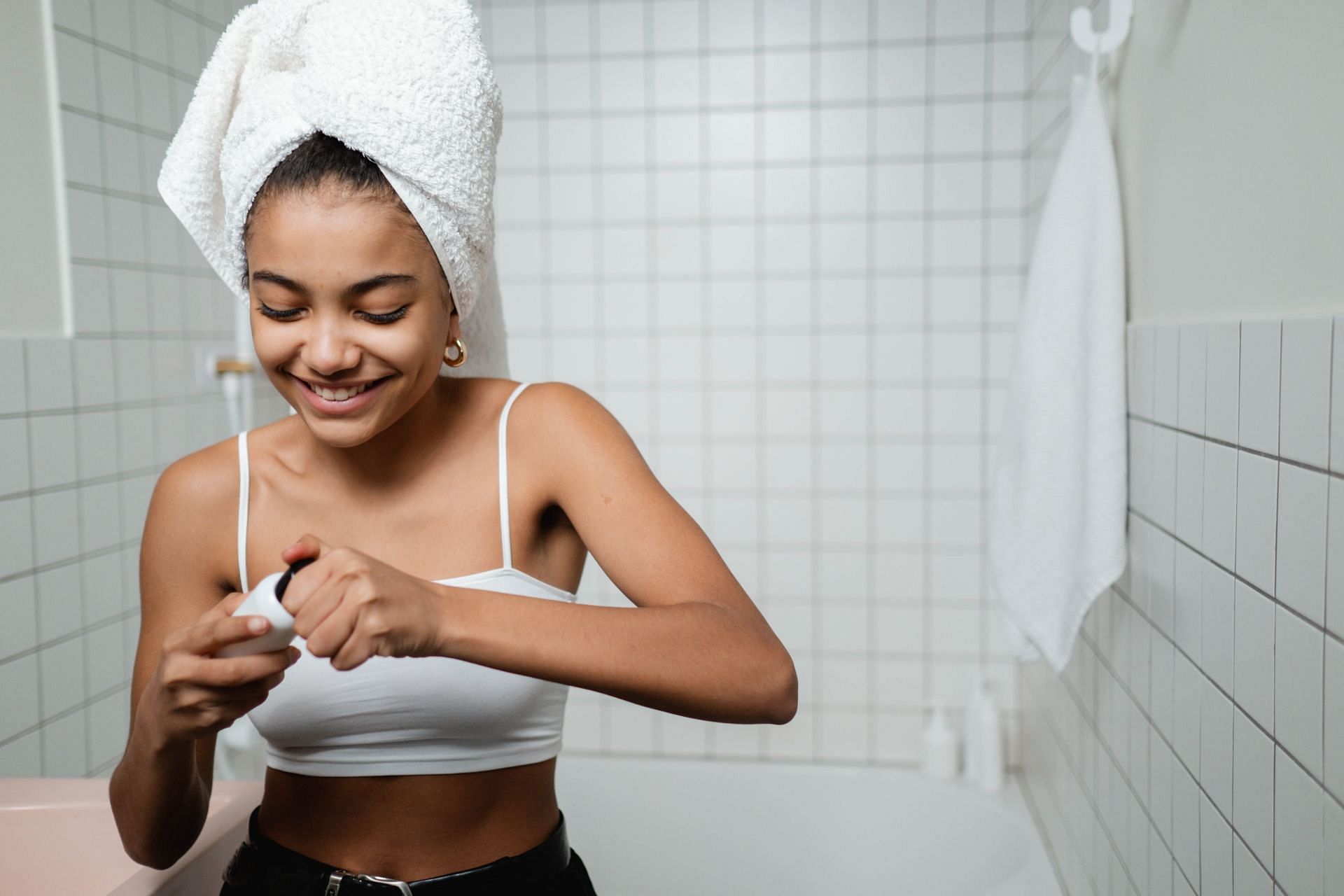 Guide to Personal Hygiene (Image via Pexels / Ron Lach)