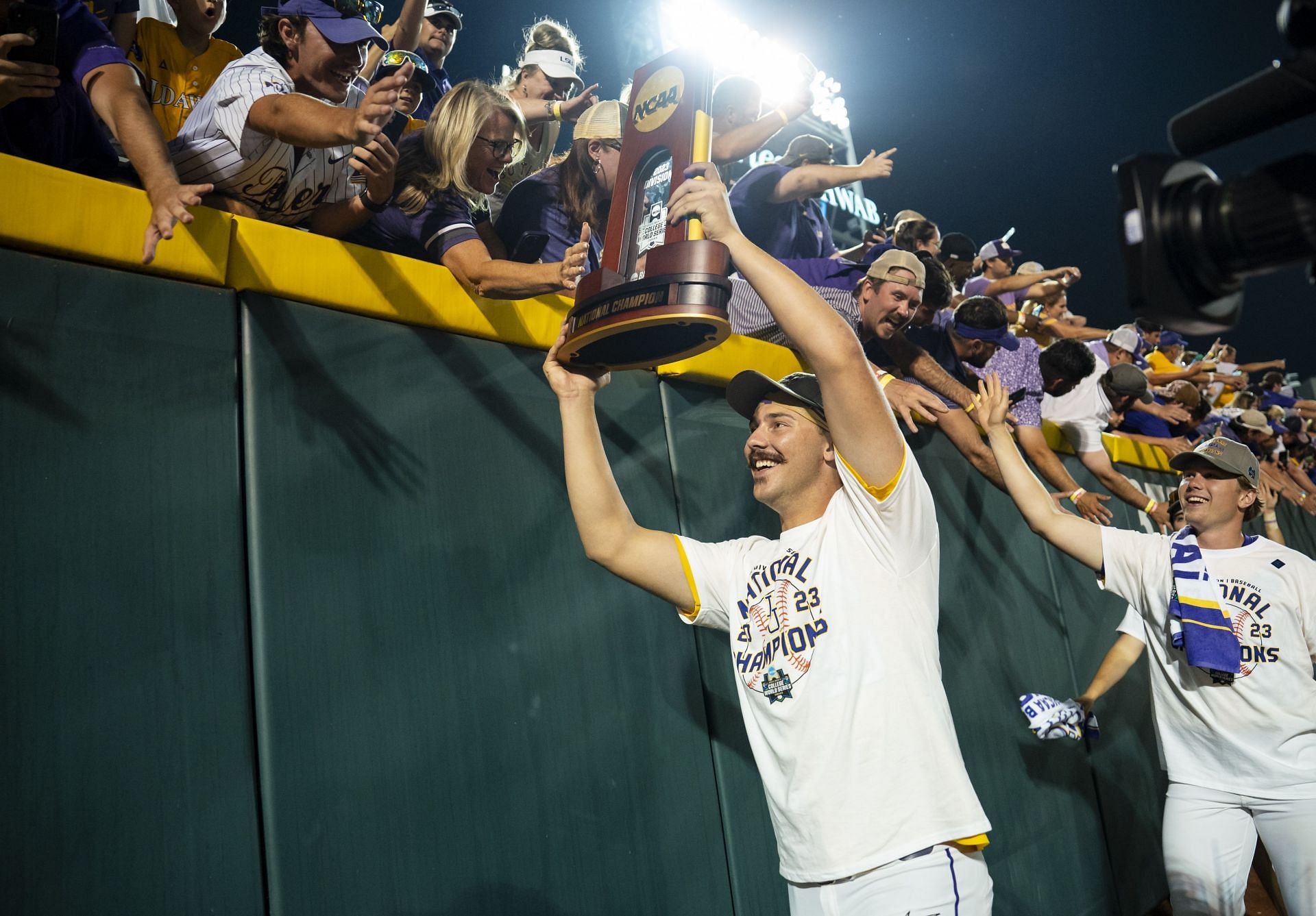 Skenes with the trophy.