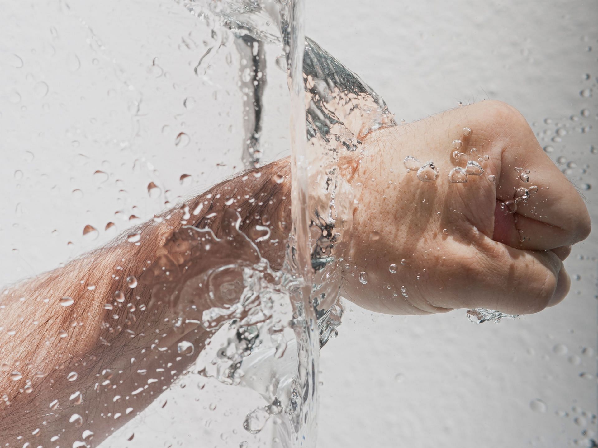 Wash your hands regularly. (Image via Pexels/Mali Maeder)