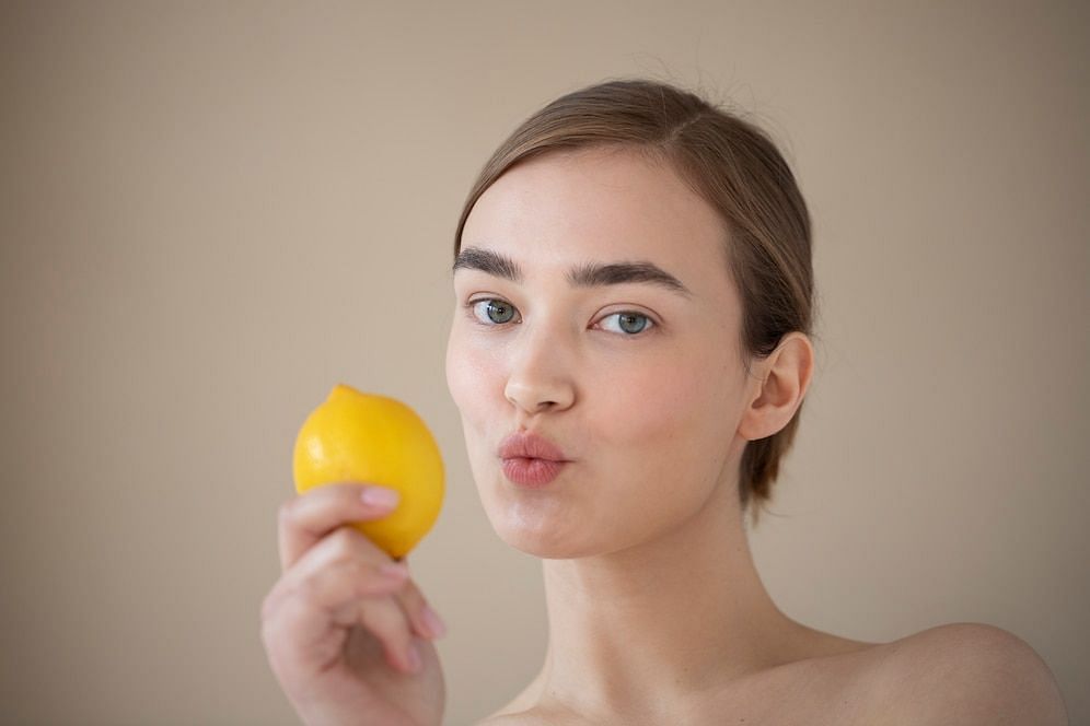 How often can you use lemon on skin (Image via freepik)