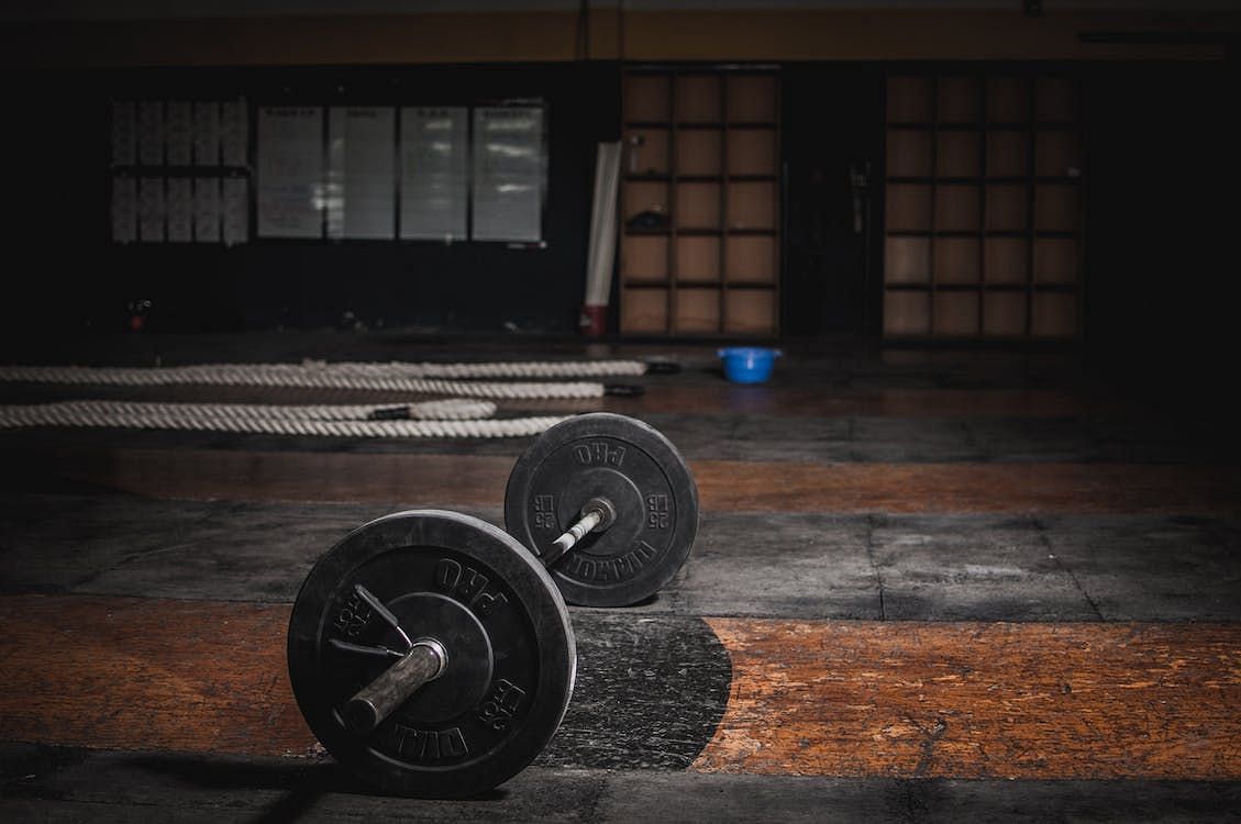 Teens should refrain from attempting their maximum lifting capacity. (Leon Ardho/Pexels)