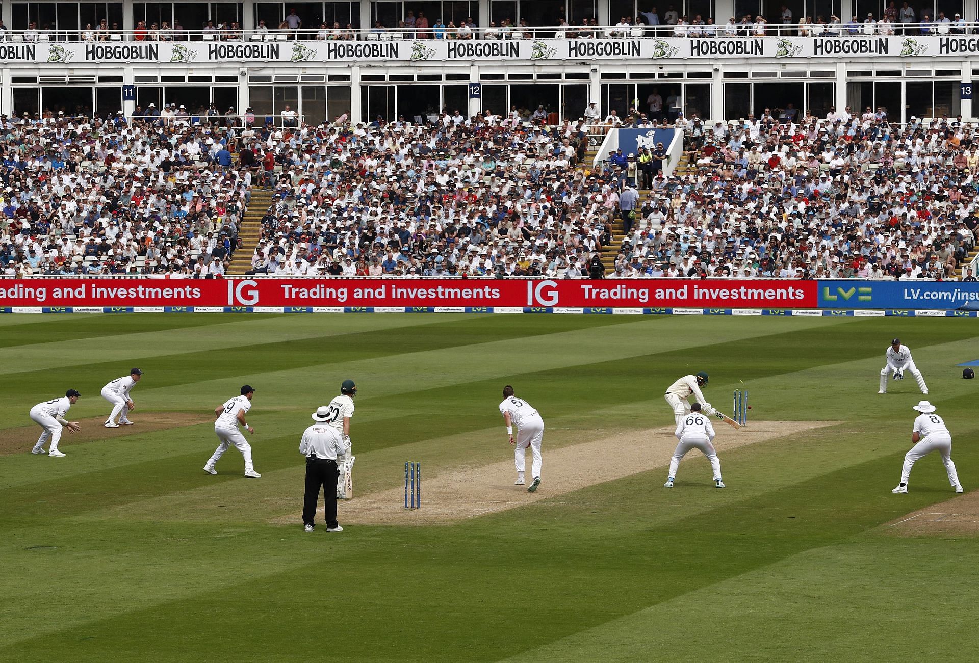 England v Australia - LV= Insurance Ashes 1st Test Match: Day 3
