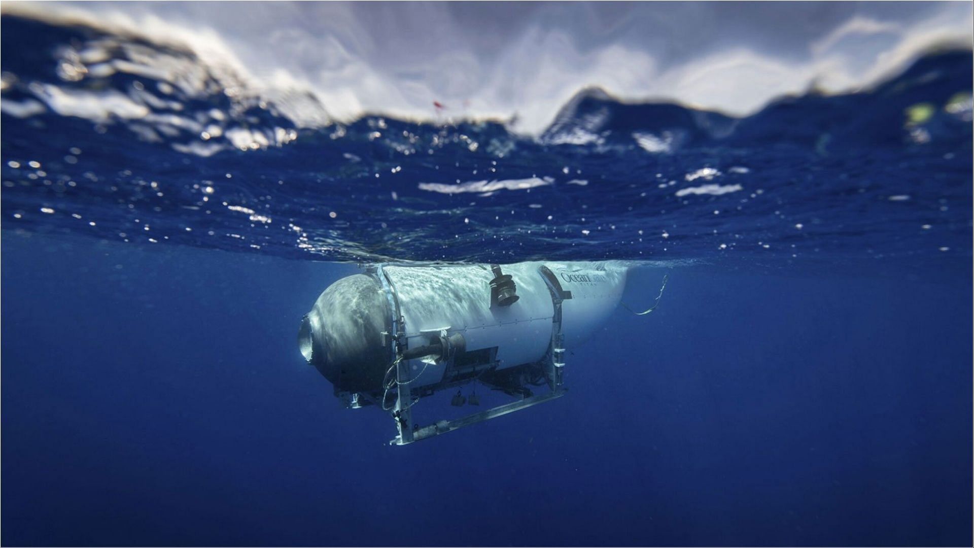 Titan submersible had five people on board when it went missing (Image via WFLAJosh/Twitter)