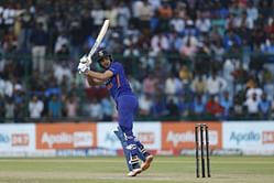 "Has scored a hundred literally every time " - Dinesh Karthik backs Shubman Gill to shine in India-Pakistan clash of ICC Cricket World Cup 2023