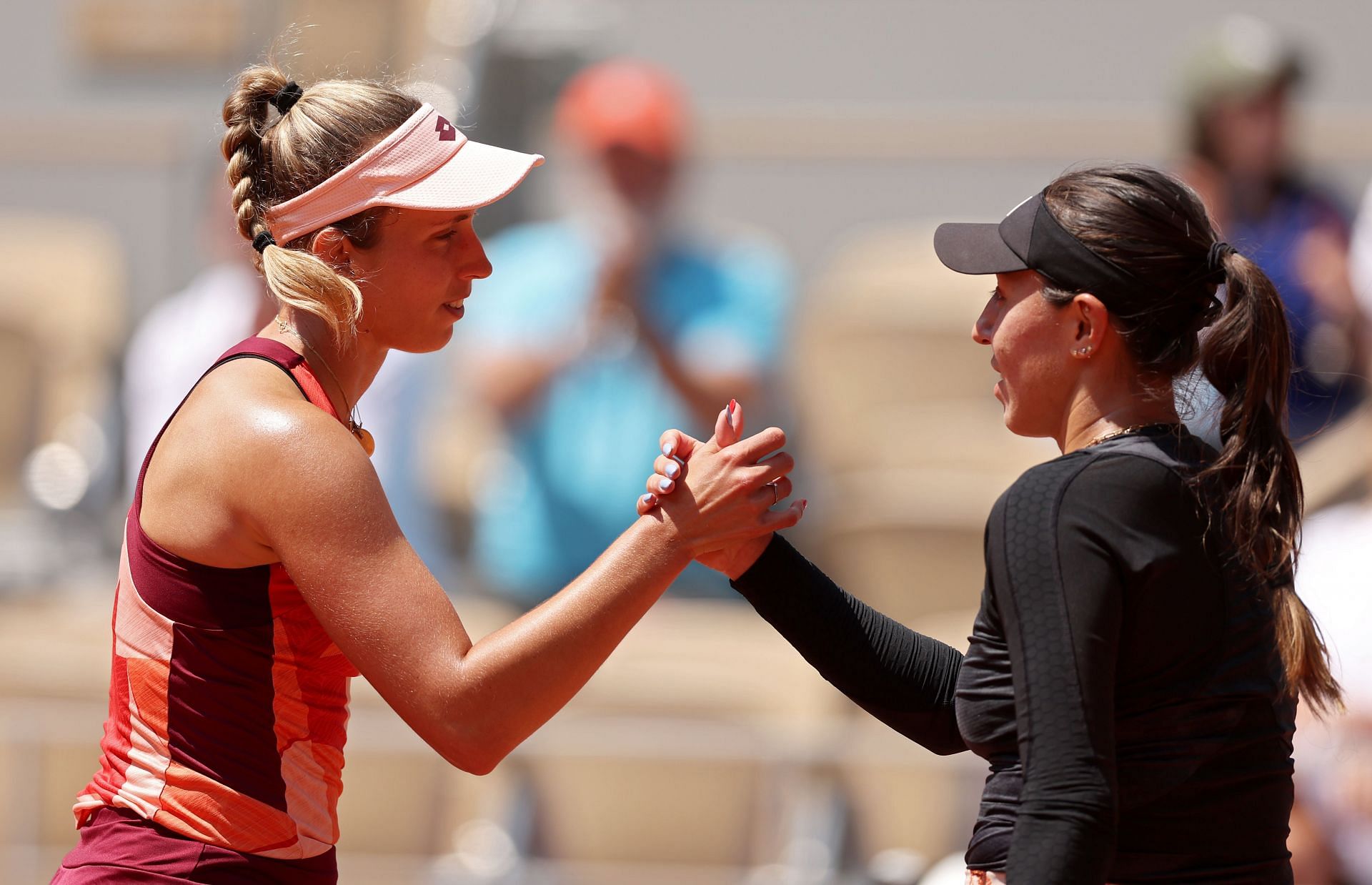 Jessica Pegula (R) went down against Elise Mertens at the 2023 French Open.