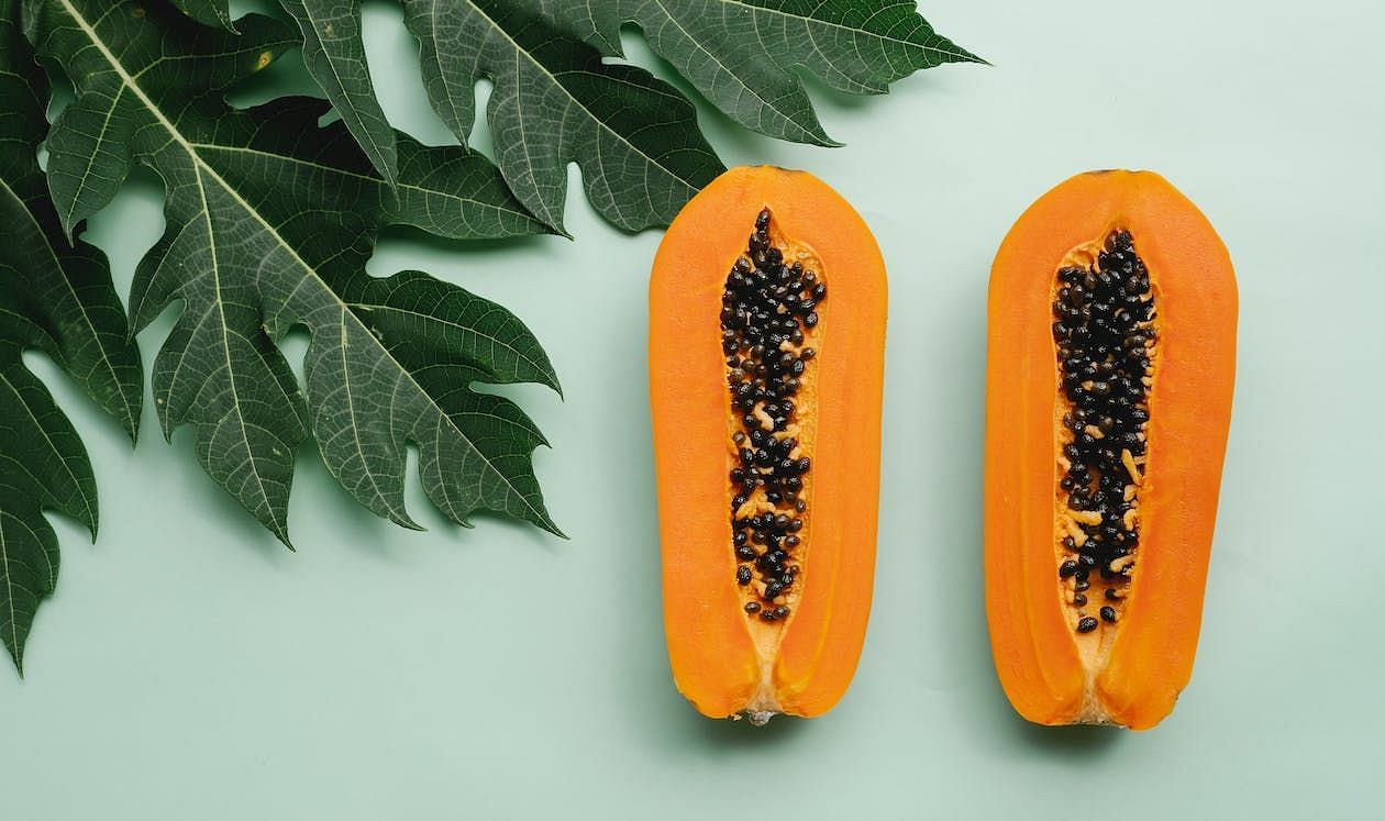 Digestive disturbances are frequently reported as one of the primary side effects associated with the excessive consumption of papaya. (Any Lane/ Pexels)