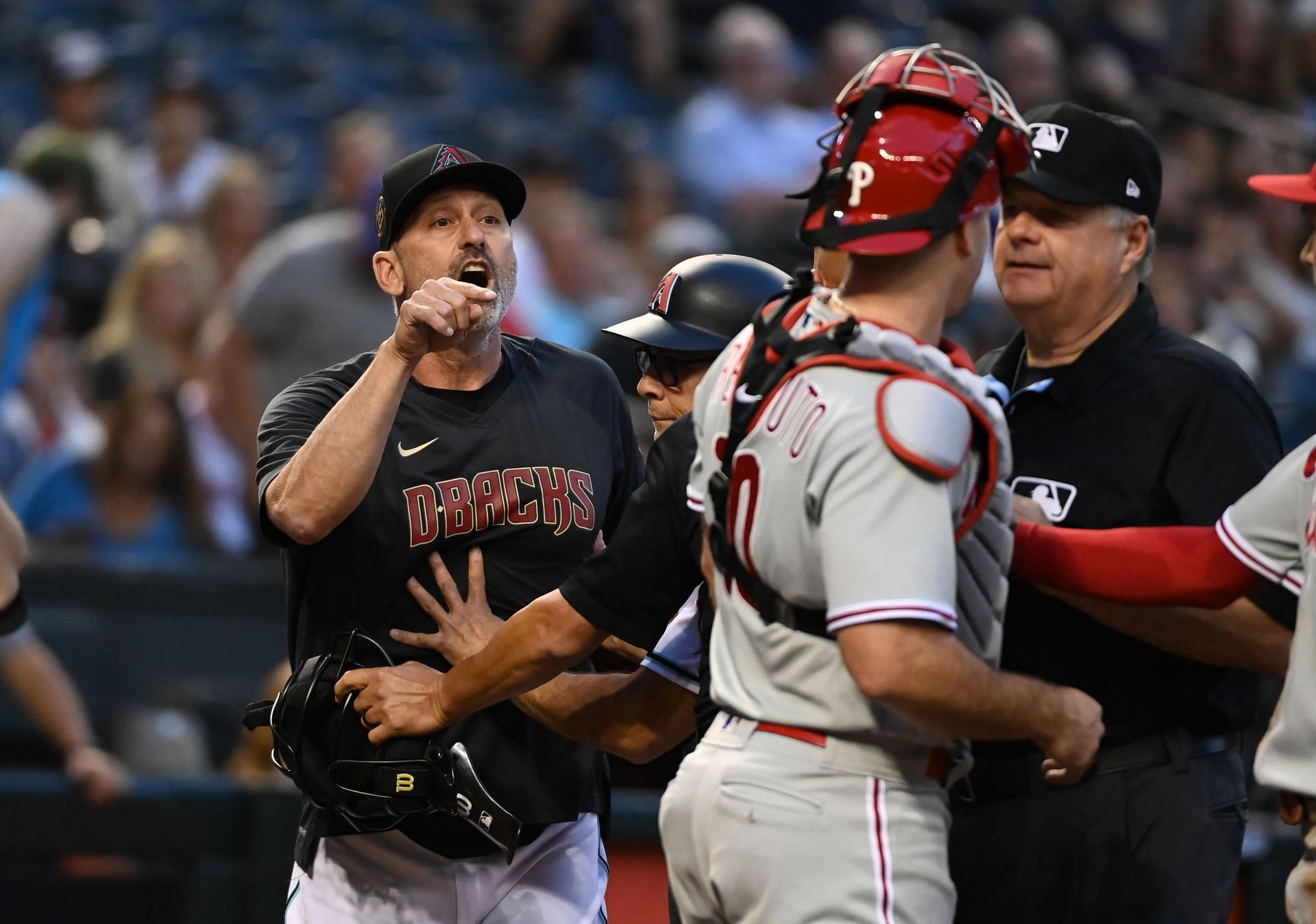 Molina, Lovullo each suspended 1 game for weekend fracas