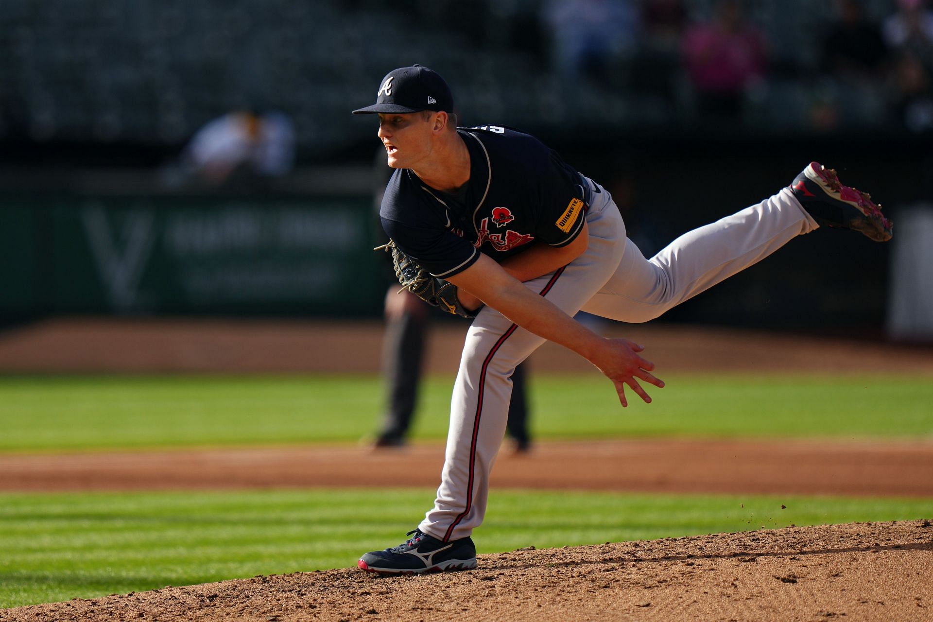 Michael Soroka #40 of the Atlanta Braves pitches in the third inning against the Oakland Athletics at RingCentral Coliseum on May 29, 2023