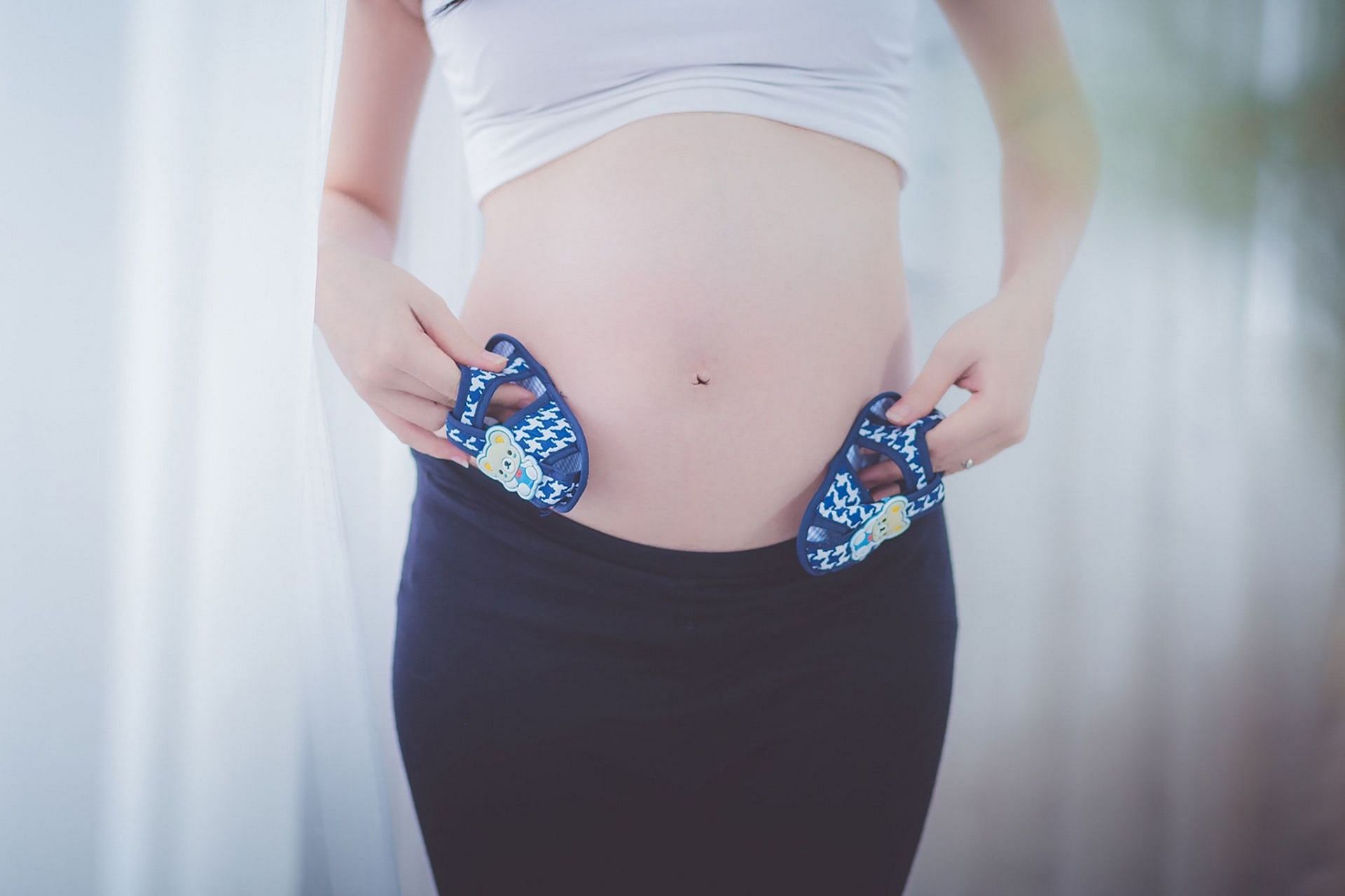 Itching during pregnancy is common. (Image via Pexels/ Pixabay)
