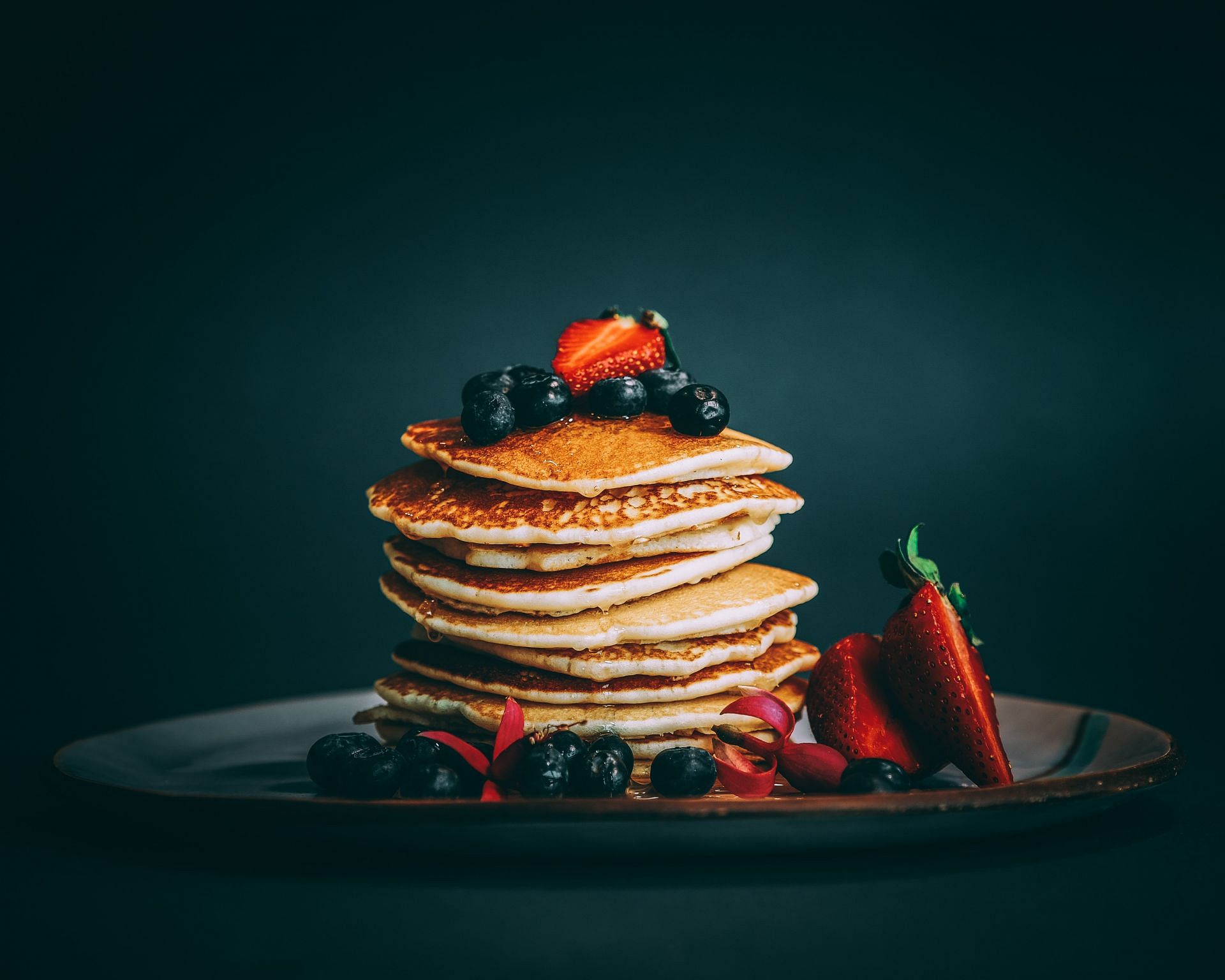 Have protein-rich food (Image via Unsplash/Sam Moghadam)