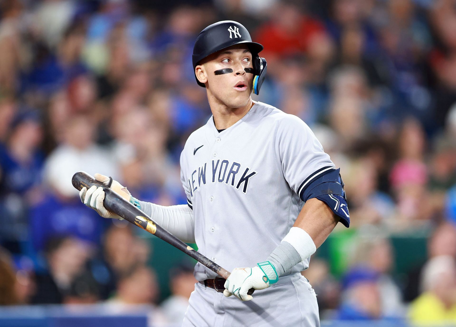Aaron Judge, His Bat Dulled, Makes Brilliant Catch in Yankees Win