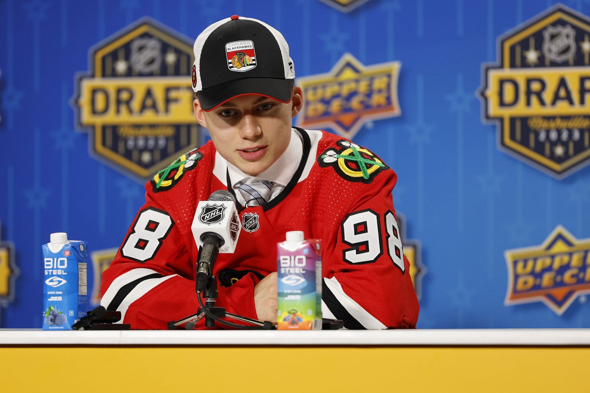 Connor Bedard signs entry-level contract with Blackhawks - ESPN