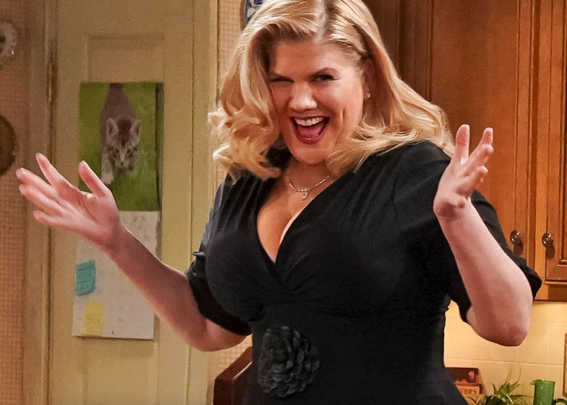 Who Is Kristen Johnston Meet The Actress Who Plays Elis Sister