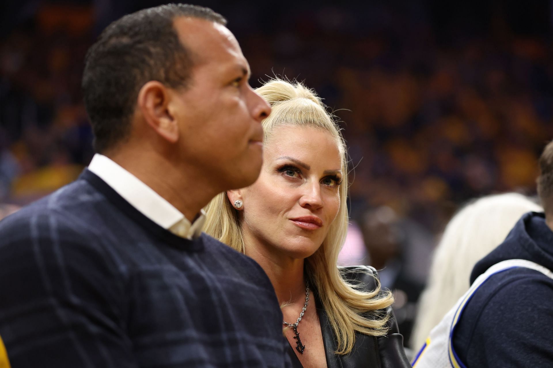  Alex Rodriguez sits alongside his girlfriend Jaclyn Cordeiro during the second quarter in game two of the Western Conference Semifinal Playoffs between the Los Angeles Lakers and the Golden State Warriors at Chase Center on May 04, 2023, in San Francisco (Photo by Ezra Shaw/Getty Images)
