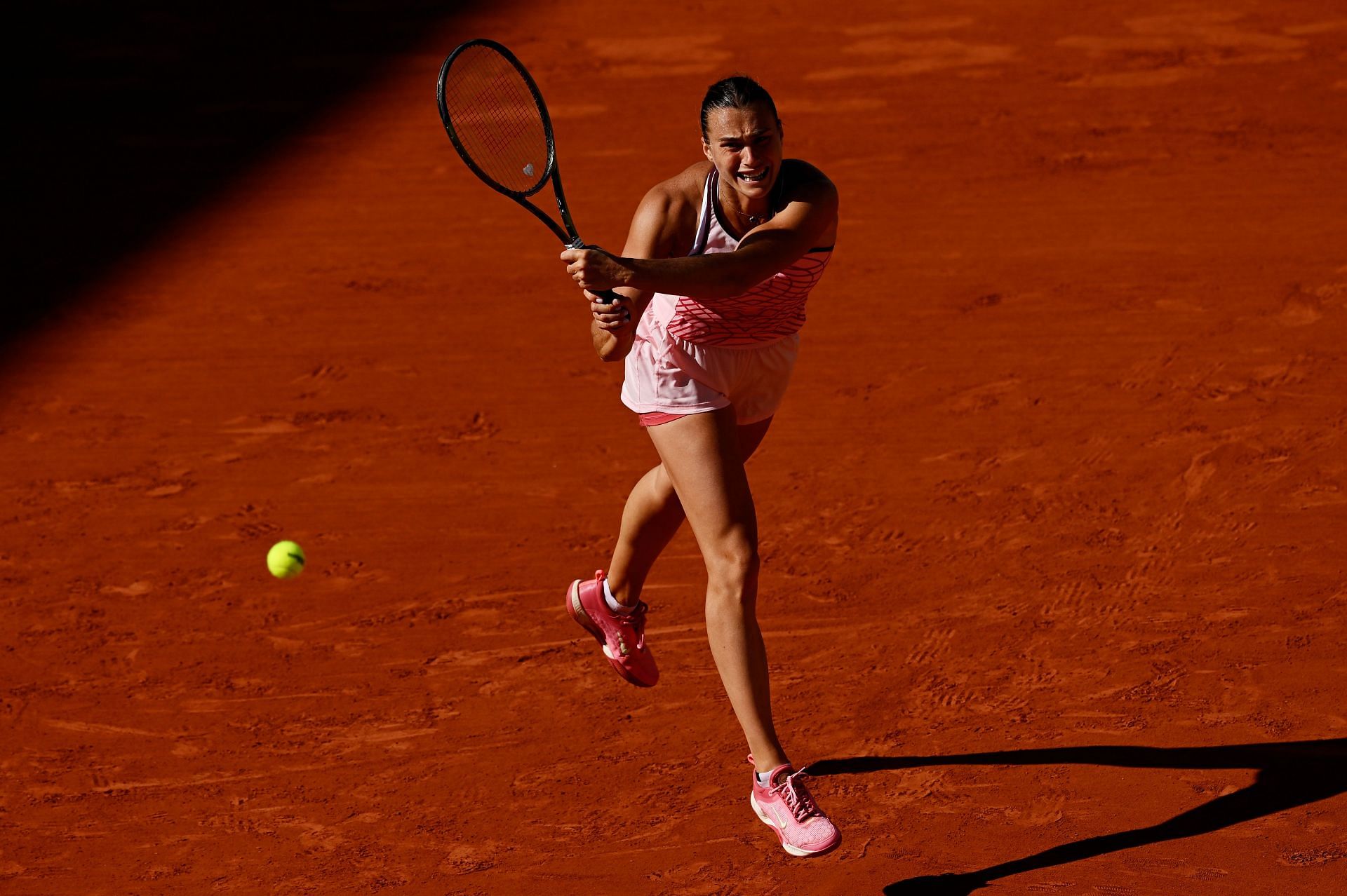 Aryna Sabalenka through to the third round at the 2023 French Open