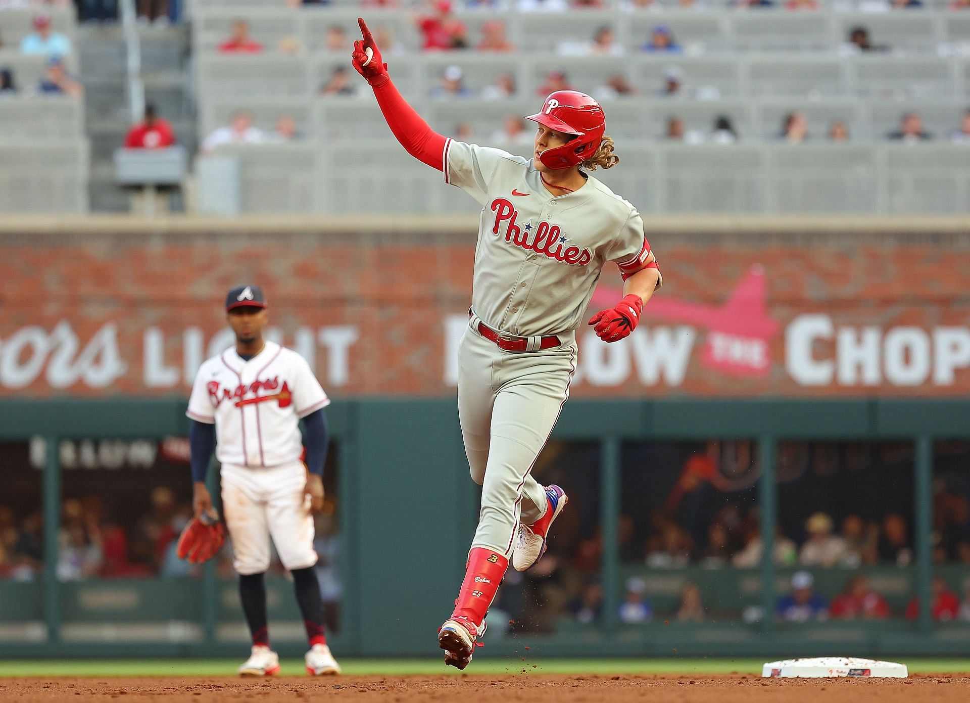 Phillies' injured first baseman Rhys Hoskins remains a long shot 