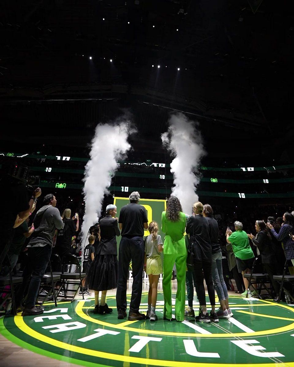 Storm do more than retire Sue Bird's jersey, they build monument of love  for No. 10