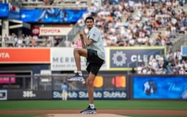 "He's a better baseball player than Michael Jordan" - NBA fans react hilariously to Victor Wembanyama throwing first pitch before Yankees game