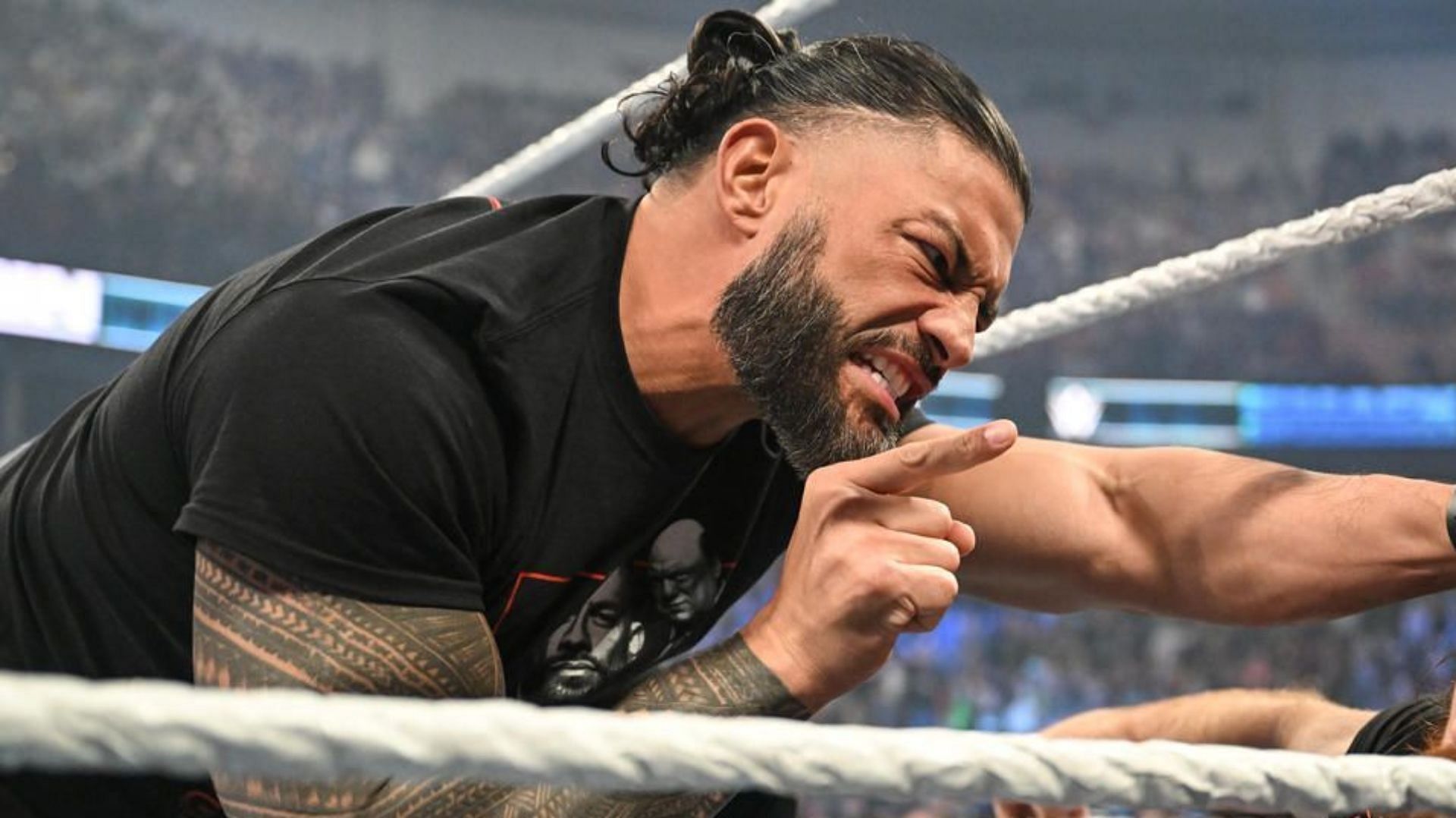 Wwe: Roman Reigns' Legendary Cousin Exposes Fake Online Imposter