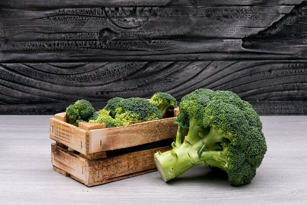 Brocolli is rich in vitamins. (Image via Freepik/8photo)