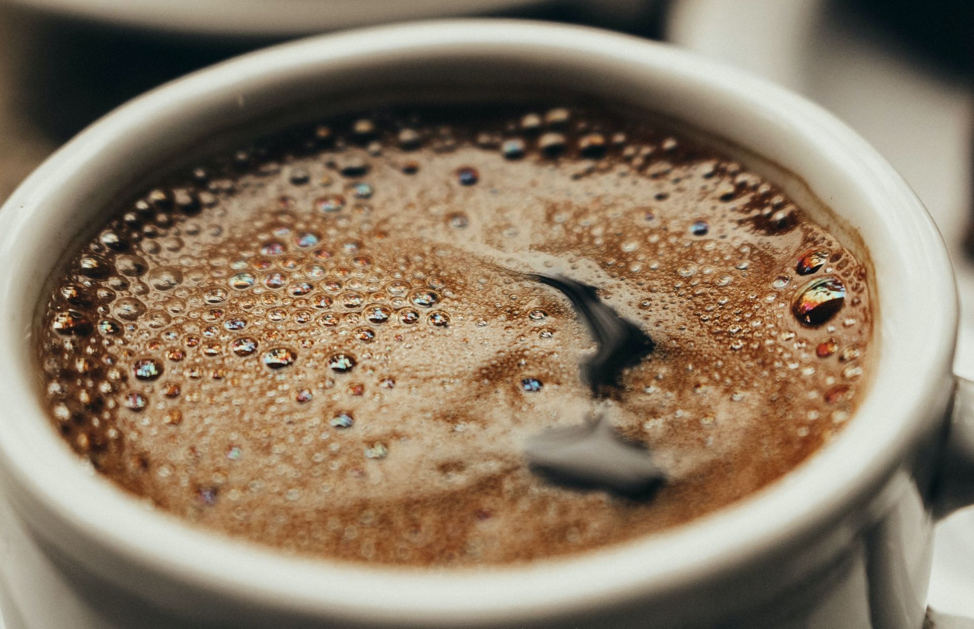 Caffeine in decaf coffee (Image via Pexels / Samer Daboul)