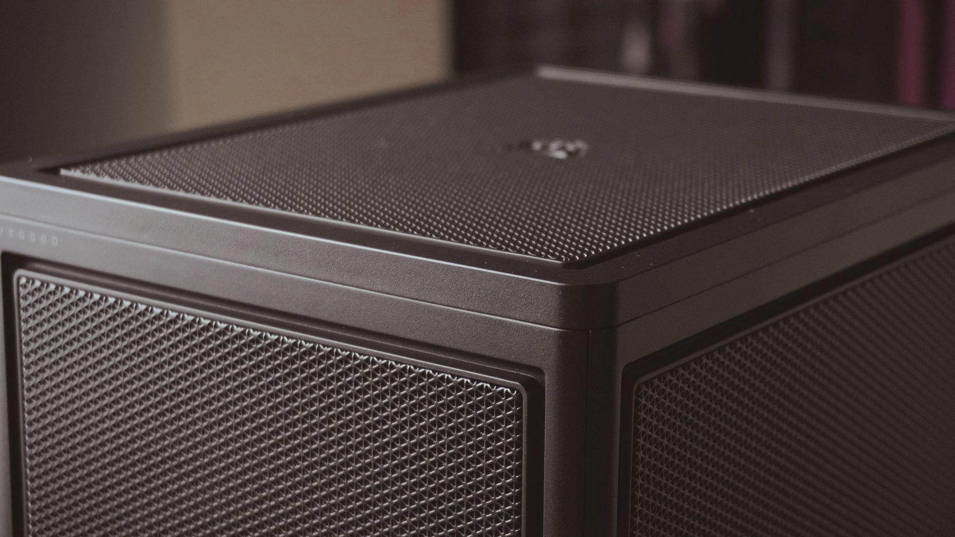 The mesh panels of the Corsair case (Image via Sportskeeda)