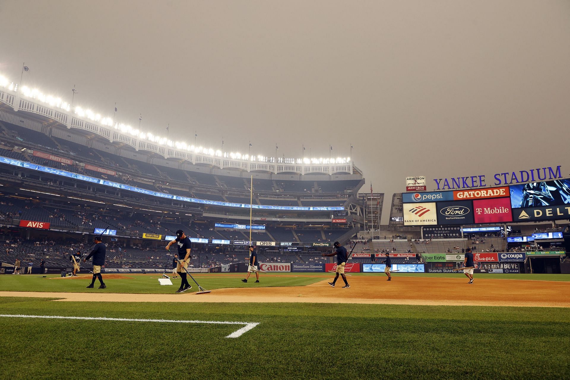 The Yanks vs White Sox had hazy conditions